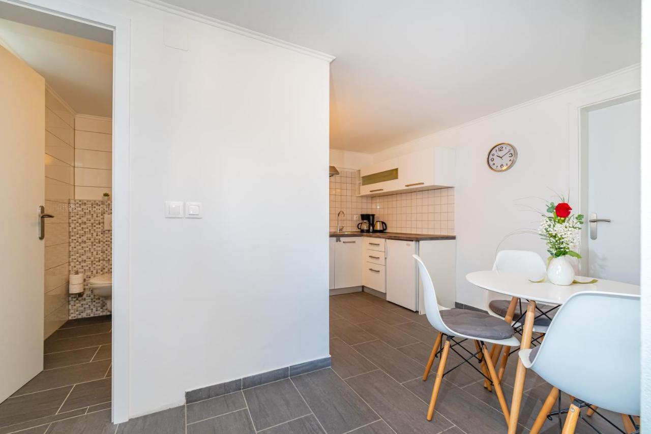 House Of Dalmatia Apartman Pakoštane Kültér fotó